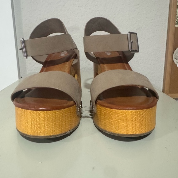 Mia Heeled Platform Sandals Taupe Straps Size 8 Retro 70s - Picture 7 of 8